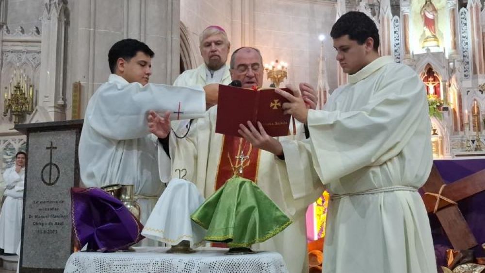 La misa crismal: signo de comuni�n, misi�n y esperanza para la Iglesia