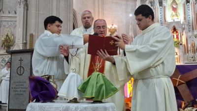 La misa crismal: signo de comuni�n, misi�n y esperanza para la Iglesia