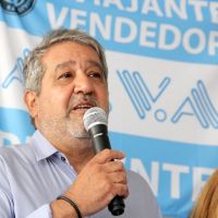 Lucho Cejas asumi� en Viajantes en medio de un clima de preocupaci�n: �Est� herida la columna vertebral de nuestro gremio�, dijo y llamo a �resistir en las calles y en las empresas�