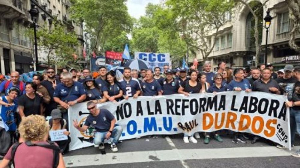 El SOMU presenta un amparo y se suma a la ofensiva sindical contra la reforma laboral