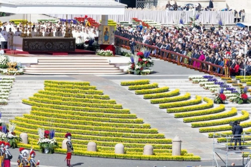 El Papa reivindica en Pascua la esperanza y la paz de Cristo resucitado frente a los 