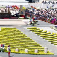 El Papa reivindica en Pascua la esperanza y la paz de Cristo resucitado frente a los 