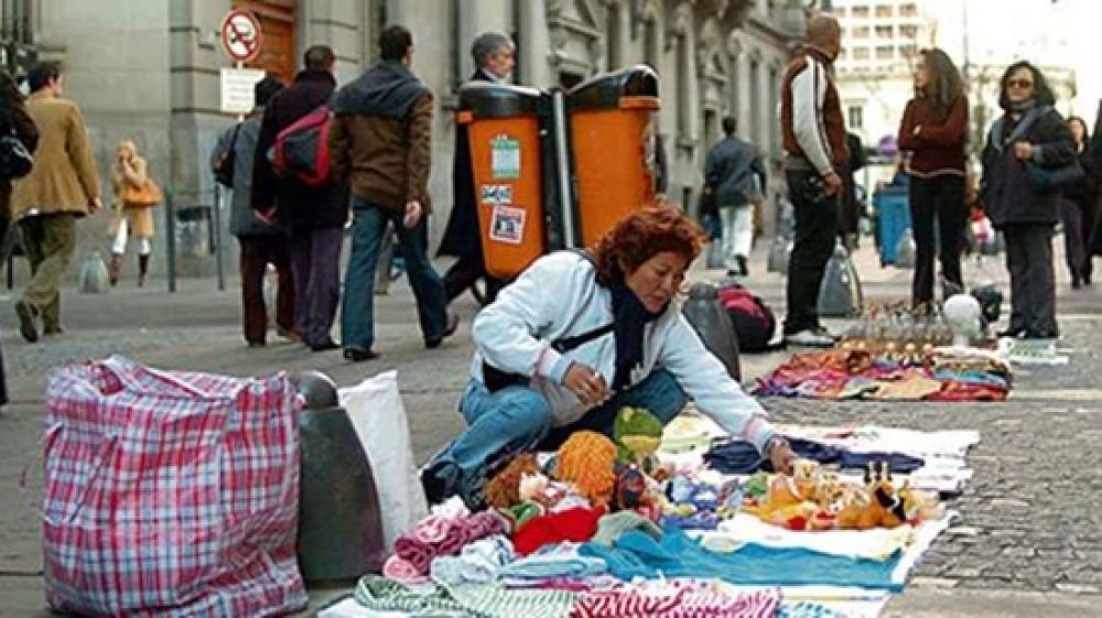 Informe del Indec revela diferencias marcadas en brechas persistentes como la de formales e informales y de g�nero