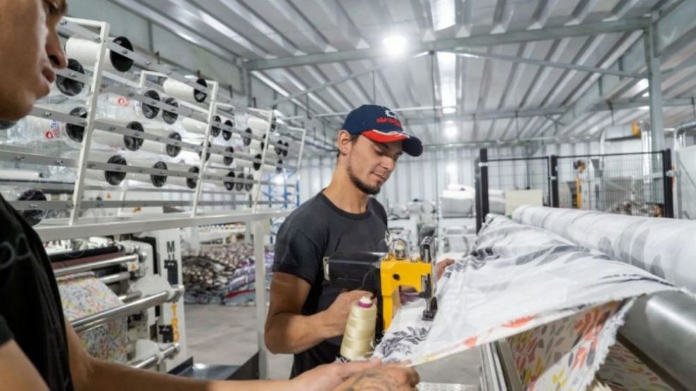 La industria textil en extinci�n: toc� su piso hist�rico y ya se perdieron 20.000 empleos en la era libertaria