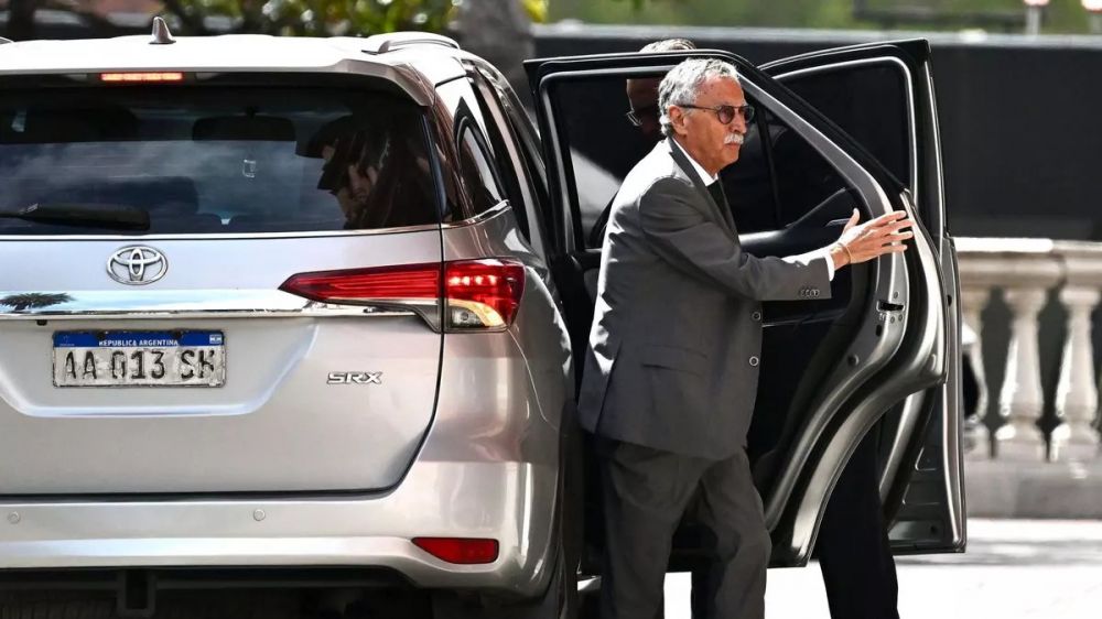 La Casa Rosada desminti� la salida de Lugones y activ� un cierre de filas en Salud