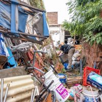 La Unidad de Riesgo Sanitario extrajo 213 toneladas de residuos en una casa abandonada en pleno barrio San Mart�n