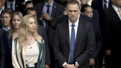 La oposici�n presion� al oficialismo por Adorni y qued� a pocos votos de interpelarlo