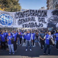 La CGT impulsa la unidad opositora con una movilizaci�n contra Milei