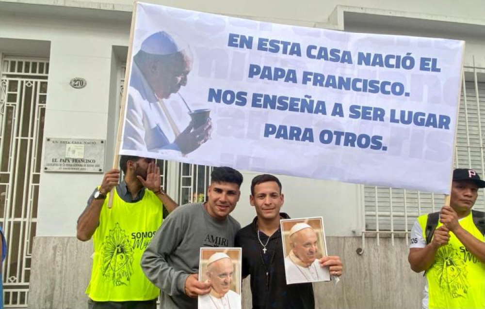 Homenaje a Francisco: Caravana misionera por el barrio de Flores