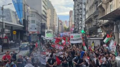 Argentinos marchan por Palestina y contra las agresiones en Ir�n y L�bano