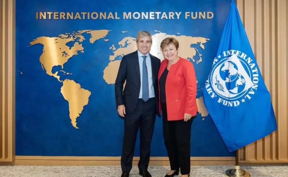 Caputo viaja a Washington en busca de d�lares frescos mientras crece la deuda con el FMI y se incumplen metas clave