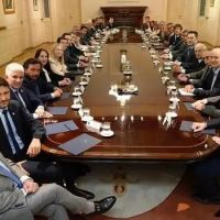 Crece la desesperaci�n entre los gobernadores por la crisis