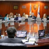 El Consejo de la Magistratura resiste el nuevo reglamento para elegir jueces, pero elaborar� un proyecto propio que incluya al de la Corte