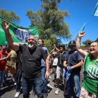 Con el desmantelamiento del INTI, el Gobierno amenaza despedir a unos 700 t�cnicos y profesionales y busca otorgar negocios a privados