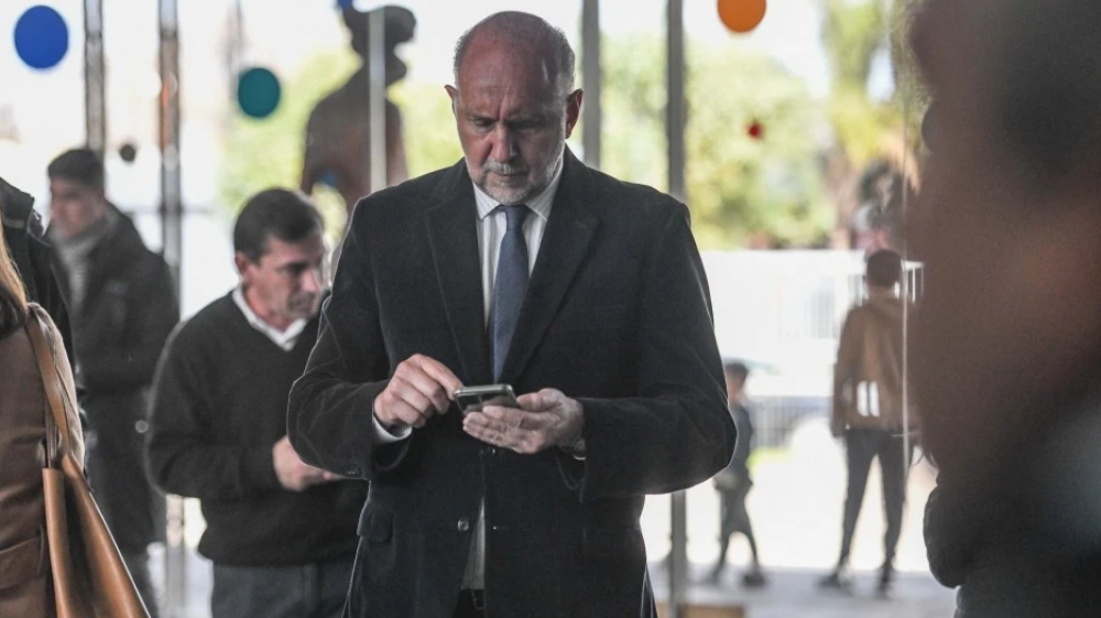 Perotti encarg� una encuesta para definir si vuelve a ser candidato a gobernador