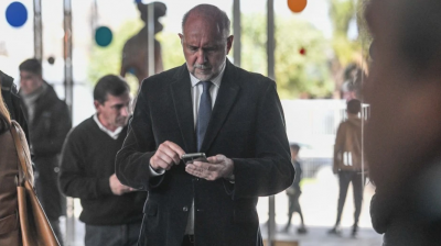 Perotti encarg� una encuesta para definir si vuelve a ser candidato a gobernador