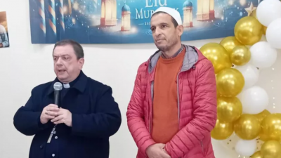 Un im�n expone el islam en una iglesia de Italia con el apoyo del obispo