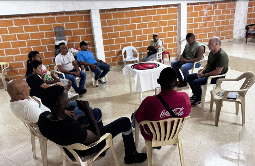 Colombia: Una peque�a planta en medio del bananal