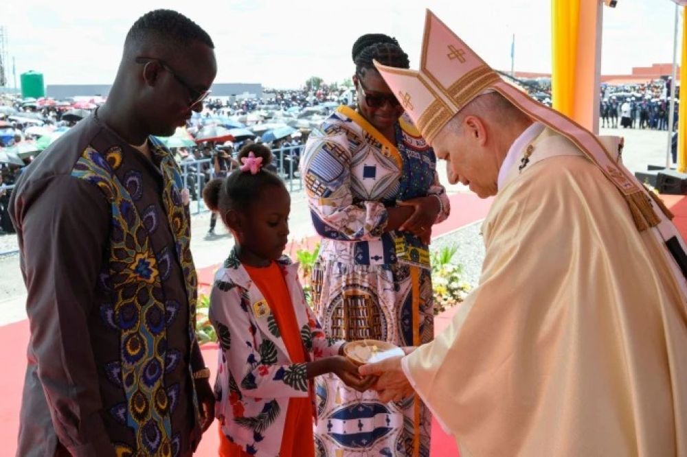 El Papa alerta en su �ltima Misa en Angola sobre reducir a Cristo a �un gur� o un amuleto de la suerte�