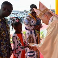El Papa alerta en su �ltima Misa en Angola sobre reducir a Cristo a �un gur� o un amuleto de la suerte�