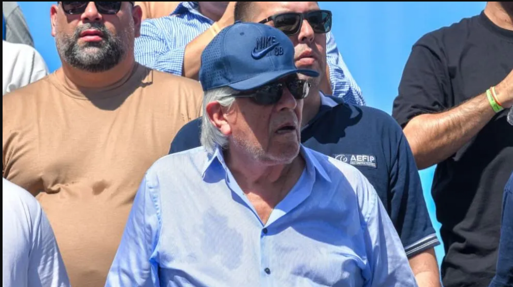 Oca�a vuelve a la carga contra Camioneros: pide intervenir Oschoca y reaviva una pelea de dos d�cadas