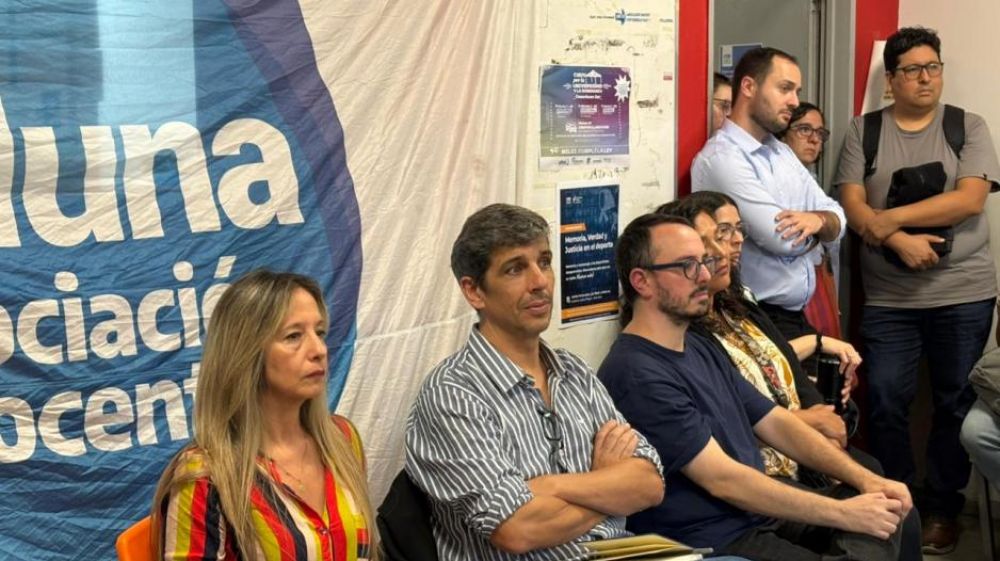 ADUNA resolvi� en asamblea un paro total y plan de lucha en defensa del salario y la universidad p�blica