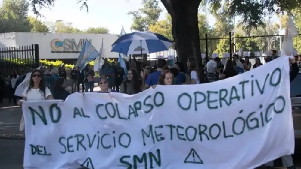 Trabajadores del Servicio Meteorol�gico paran contra los despidos y alertan por el tr�fico a�reo ante el 