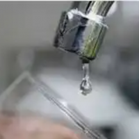 Garup�: tras detectarse fuga de agua potable en red de distribuci�n realizan trabajos t�cnicos en el servicio