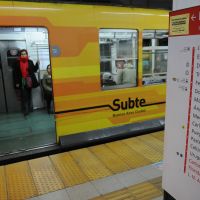 Liberan molinetes de la L�nea B por el despido de una trabajadora del Subte