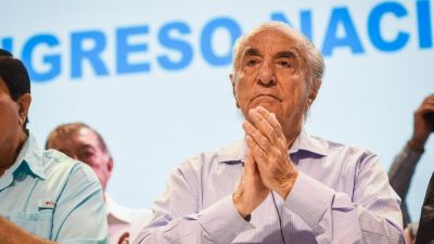 Luego de varias semanas de incertidumbre, el Gobierno homolog� sin cambios la paritaria de Comercio