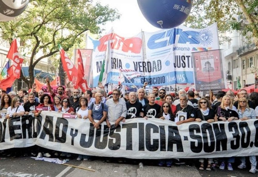 Con un acto encabezado por Godoy y Yasky las CTA celebran 30 a�os de historia y el 1� de mayo en Ensenada