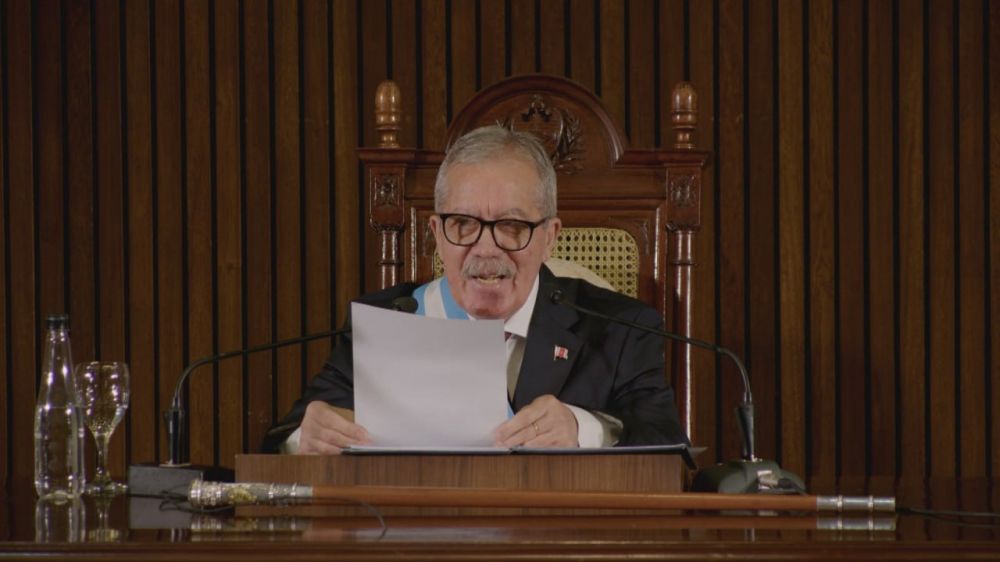 El gobernador anunci� un bono de $600 mil por el D�a del Trabajador y un refuerzo de $1,2 millones para empleados p�blicos