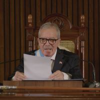 El gobernador anunci� un bono de $600 mil por el D�a del Trabajador y un refuerzo de $1,2 millones para empleados p�blicos