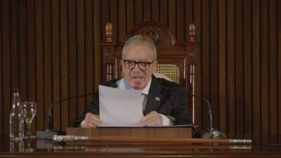 El gobernador anunci� un bono de $600 mil por el D�a del Trabajador y un refuerzo de $1,2 millones para empleados p�blicos