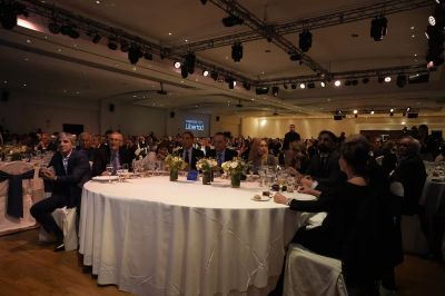 En un clima de frialdad, Milei y Macri volvieron a compartir un �mbito pol�tico luego de seis meses, pero no se saludaron