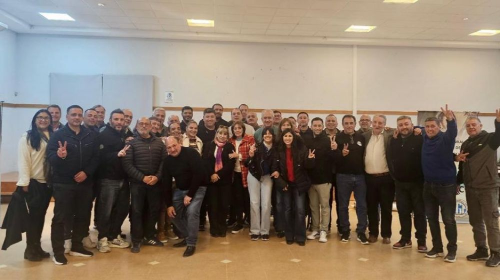 Con Jer�nimo al frente la CGT reuni� a m�s de 40 sindicatos y llam� a reforzar la unidad del movimiento obrero