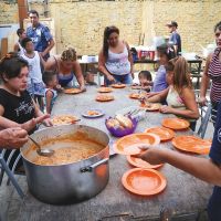 Intendentes bonaerenses marchan al Ministerio de Capital Humano para reclamar fondos para los comedores escolares