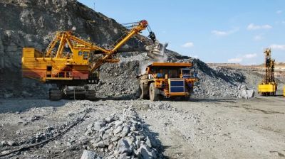 Empresas mineras advierten: sin rutas ni trenes, el sector avanza 