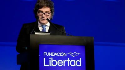Furioso por el encuentro con Macri, Milei espera ahora una nueva derrota de Rocca