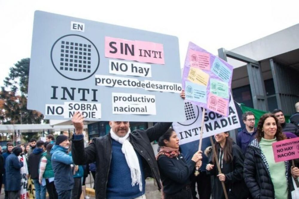 El Gobierno quiere pasar a la ofensiva y denunciar� a la junta interna de ATE-INTI por �retenci�n forzada� de autoridades del organismo