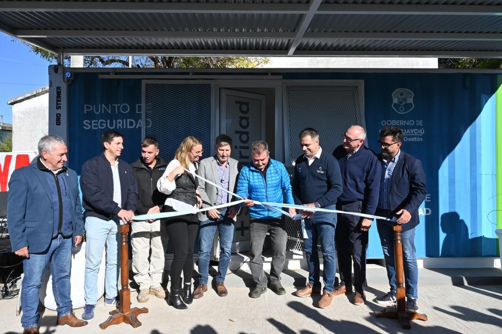 El gobernador inaugur� puestos policiales y entreg� equipamiento para reforzar la seguridad en Gualeguaych�