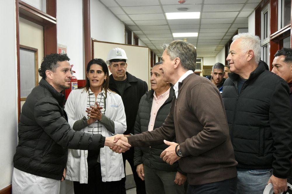 Hospital Perrando: el gobernador Zdero supervis� obras y entreg� equipamientos de alta tecnolog�a