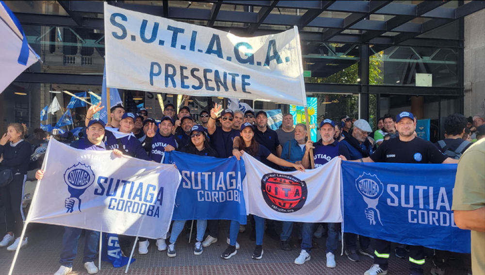 Movilizaci�n previa al 1� de Mayo en rechazo a las reformas nacional y provincial