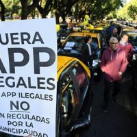 La Justicia fall� a favor del Sindicato de Peones de Taxis y mand� al Gobierno porte�o a regular las aplicaciones de transporte de pasajeros