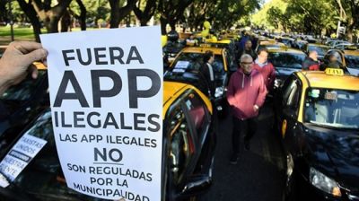 La Justicia fall� a favor del Sindicato de Peones de Taxis y mand� al Gobierno porte�o a regular las aplicaciones de transporte de pasajeros