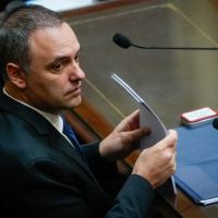 El Gobierno refuta las acusaciones contra Adorni, pero no logra dejar atr�s el caso y afecta a la gesti�n