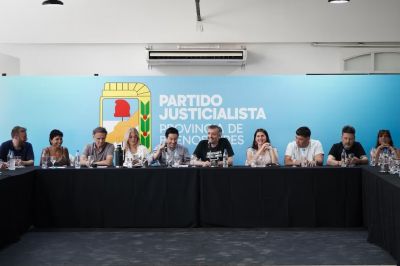 El PJ avanza en crear una alternativa, pero crece la tensi�n con el kirchnerismo por el rol de CFK