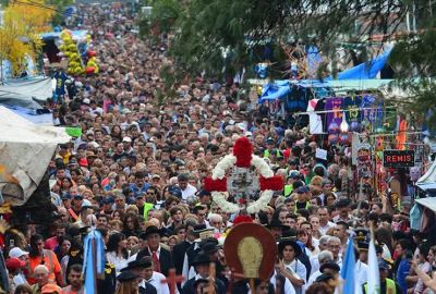 Masiva participaci�n en las fiestas del Cristo de la Quebrada y el Se�or de Renca