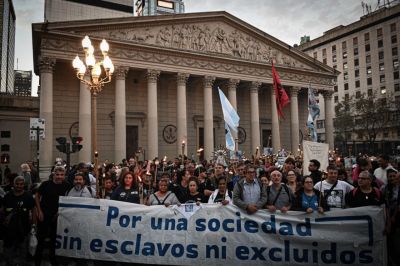 Los organizaciones sociales vuelven a las calles para reclamarle a Milei el pago del salario social