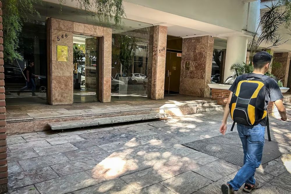 M�s gastos de Adorni en efectivo: 14 millones para amoblar la casa en Caballito